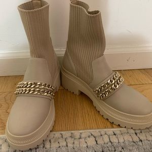 Steve Madden Tan Knit Bootie Size 8